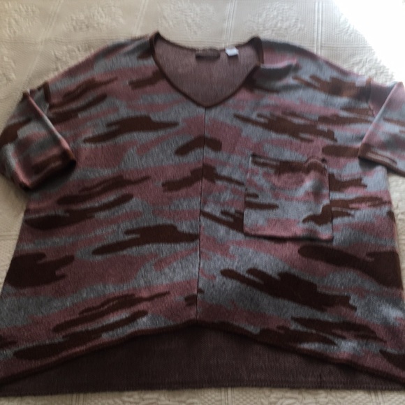 EUC kerisma a pretty camo sweater - Picture 1 of 4